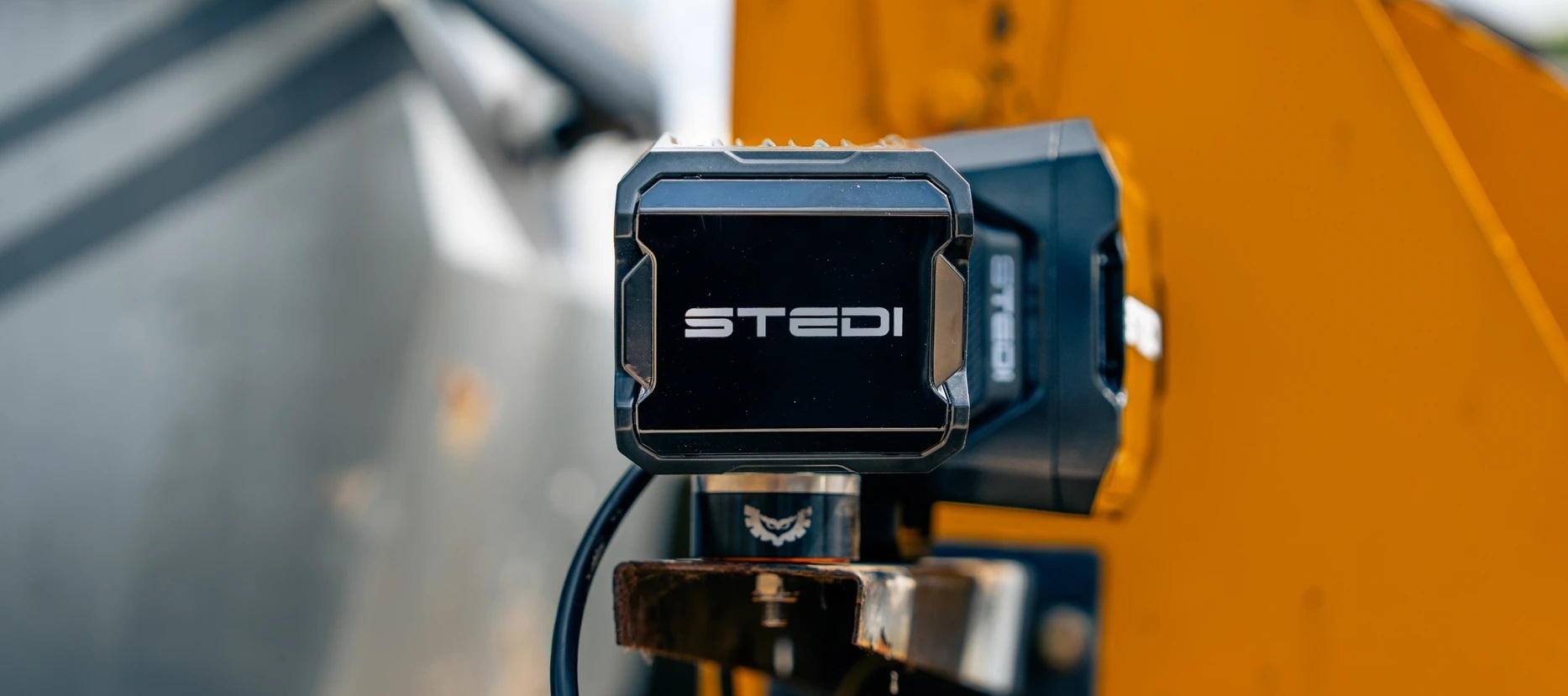 STEDI G4 Black Hybrid arbetsbelysning